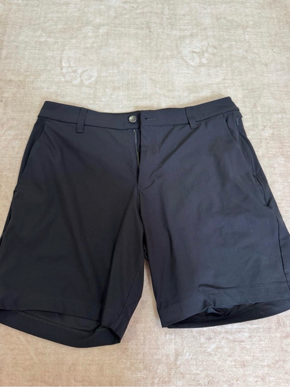 Men’s Lululemon dress/golf shorts!